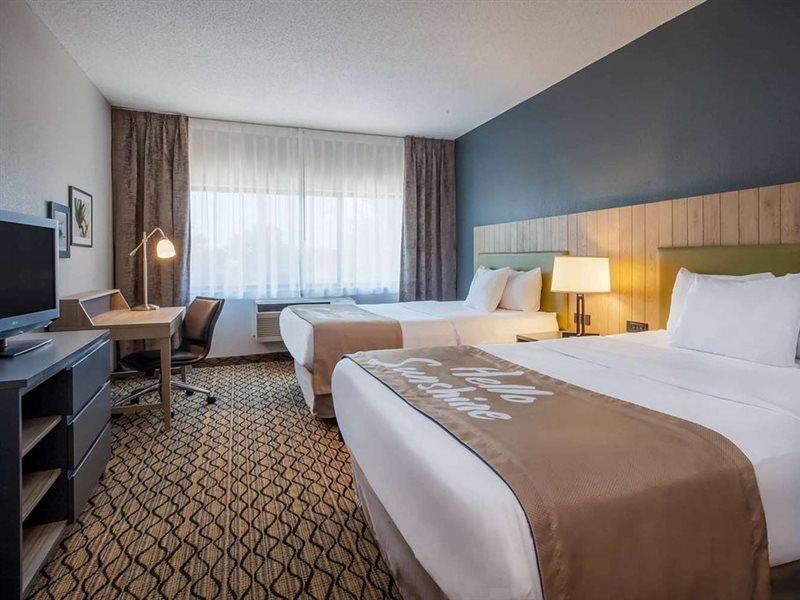 Days Inn & Suites By Wyndham Rochester Hills Mi Exterior foto