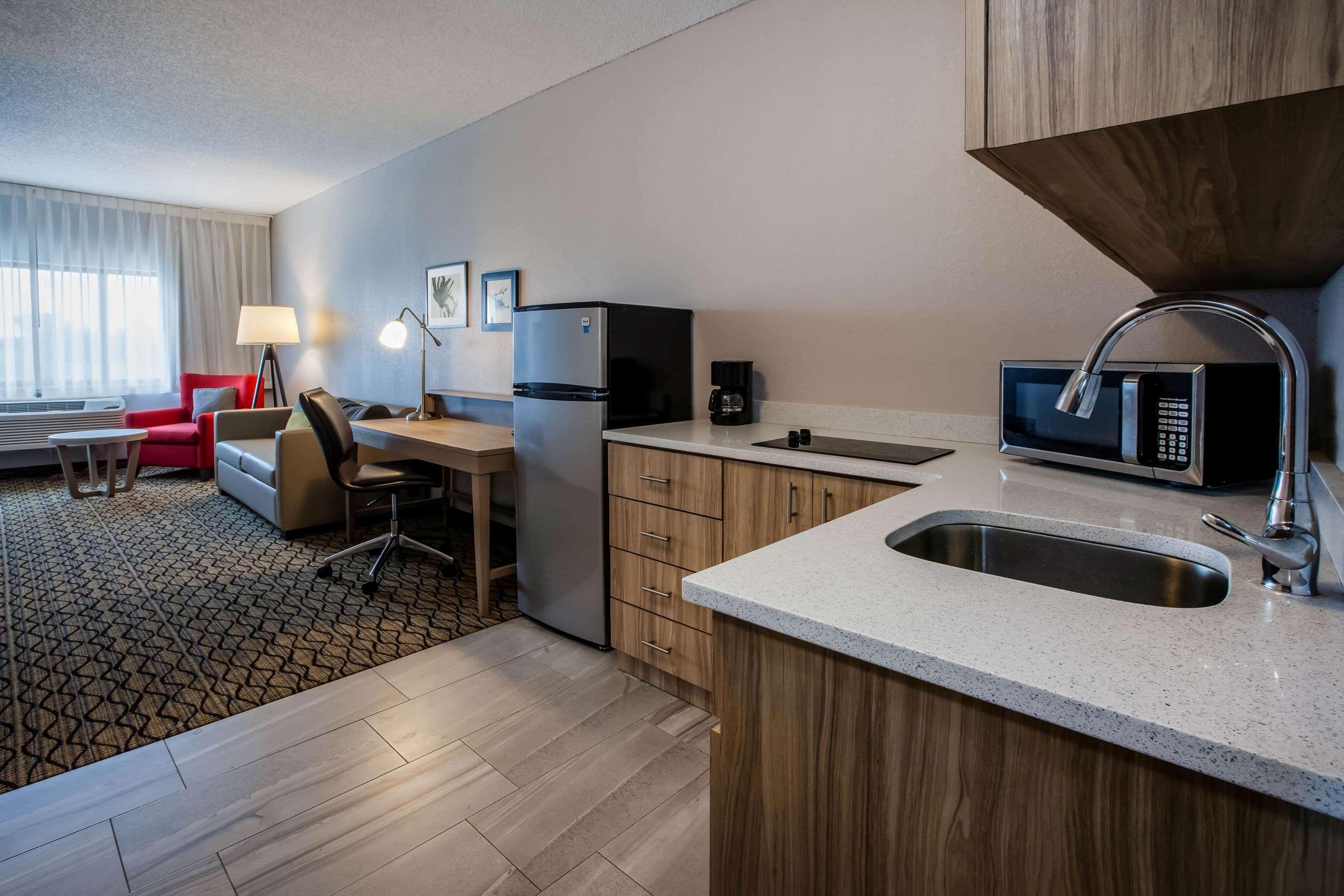 Days Inn & Suites By Wyndham Rochester Hills Mi Exterior foto