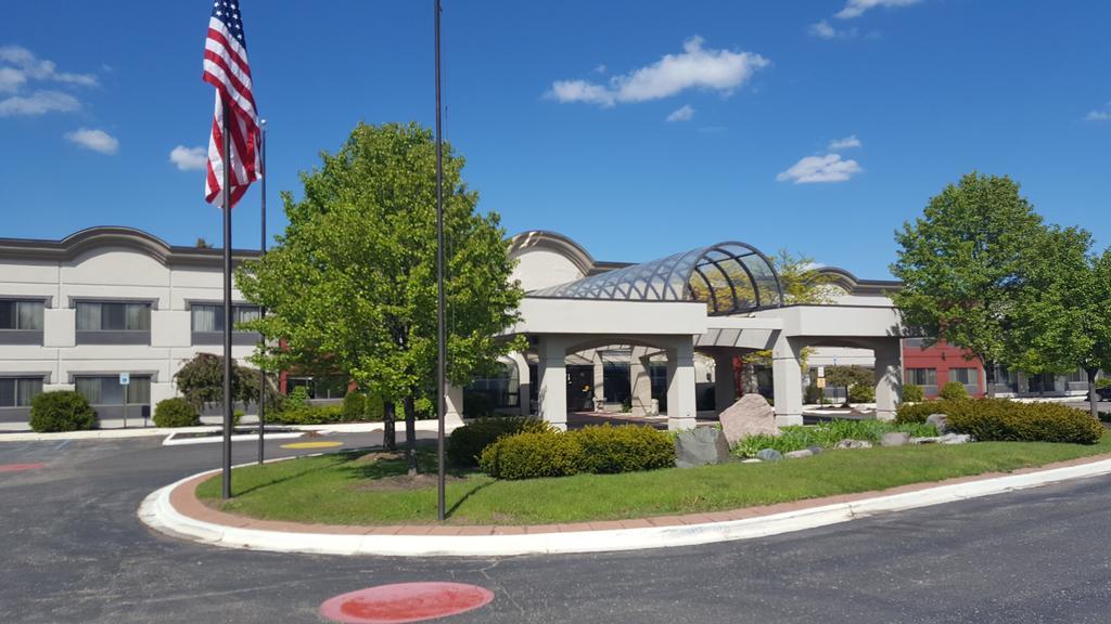 Days Inn & Suites By Wyndham Rochester Hills Mi Exterior foto